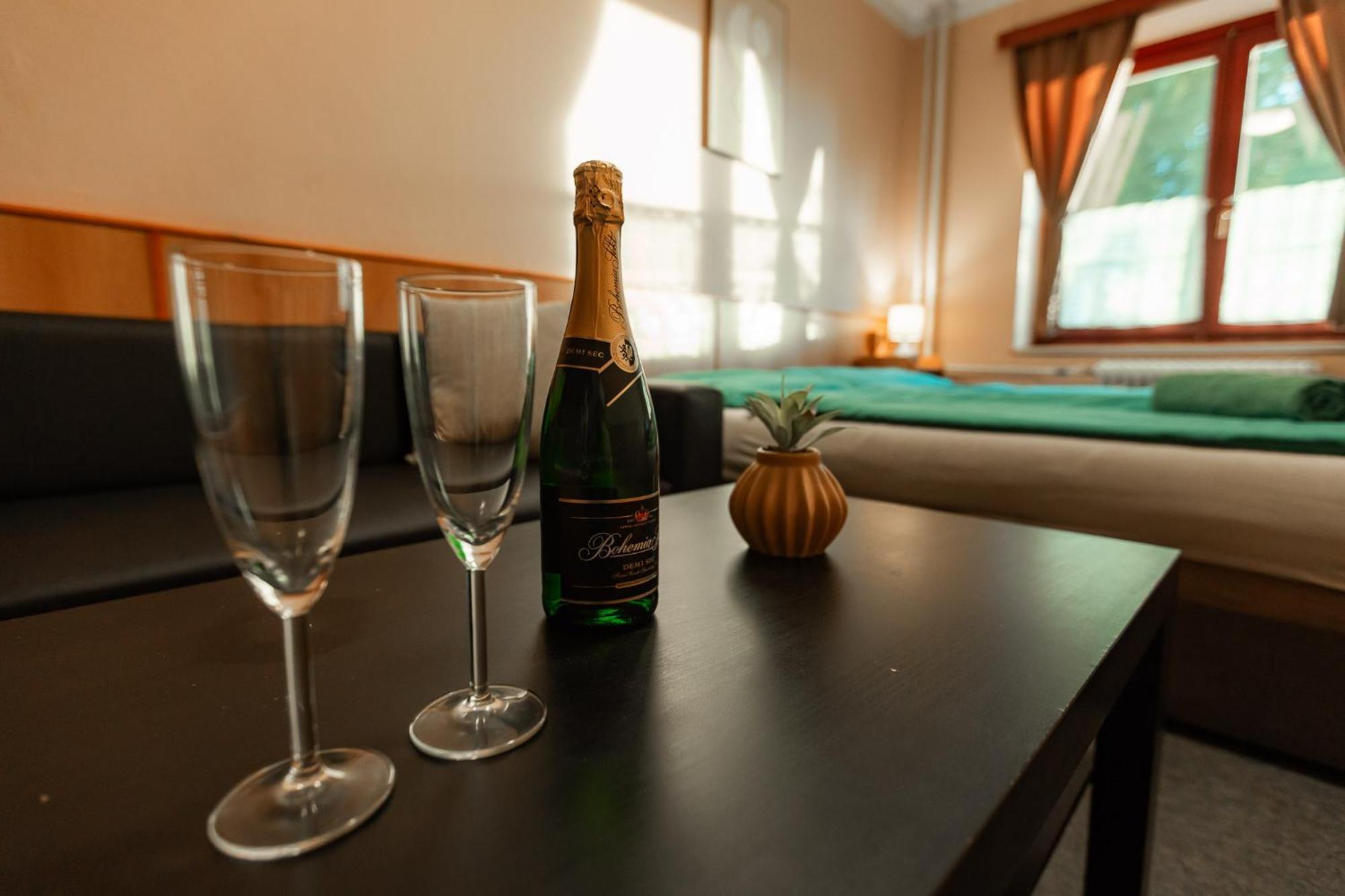 Hotel Rozkos Česká Skalice Zimmer foto