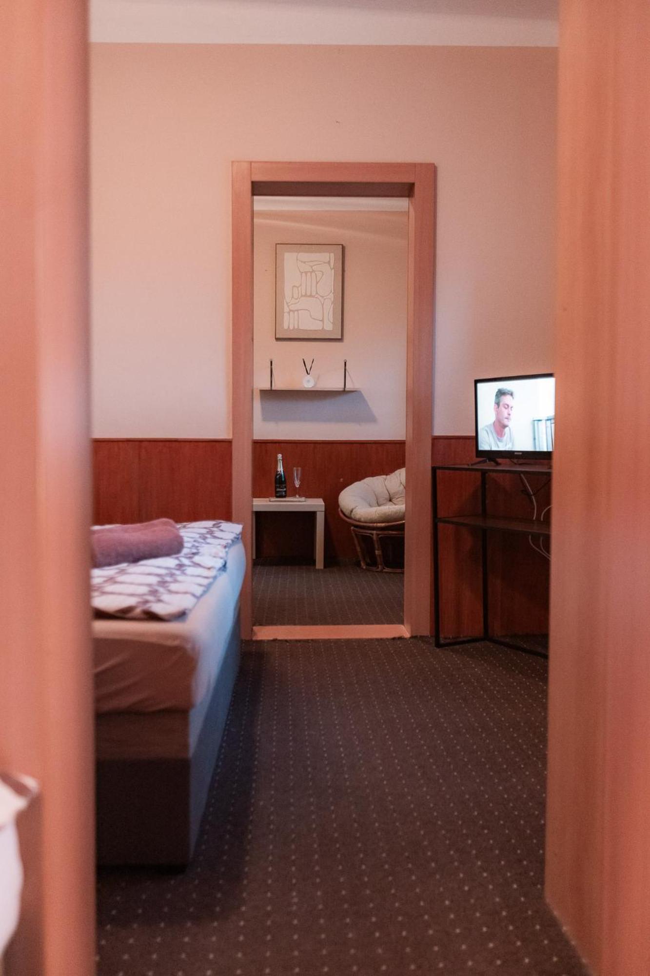 Hotel Rozkos Česká Skalice Zimmer foto
